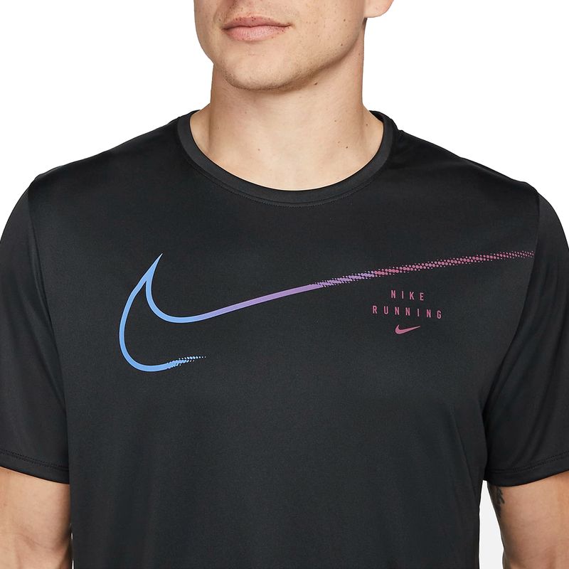 Remera-Nike-Division-Miler-Lateral