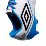 Botines-Con-Tapones-Umbro-Score-DETALLES-2