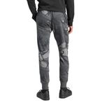 Pantalon-adidas-Seasonal-Essentials-Camo-Is2023-Espalda