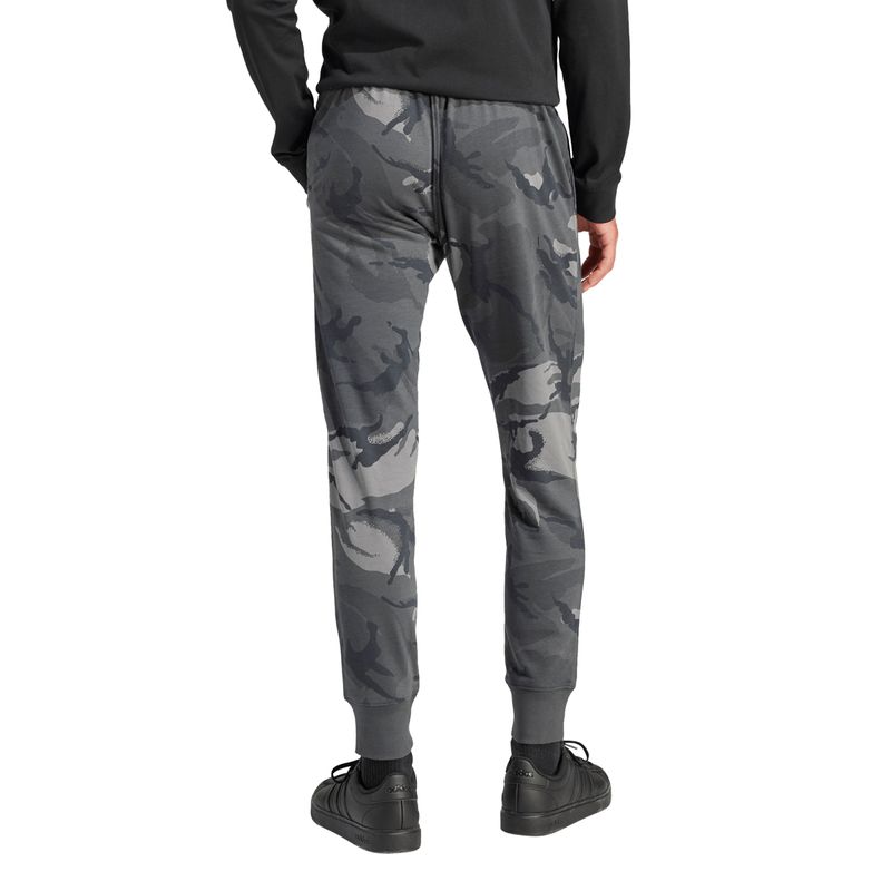 Pantalon-adidas-Seasonal-Essentials-Camo-Is2023-Espalda