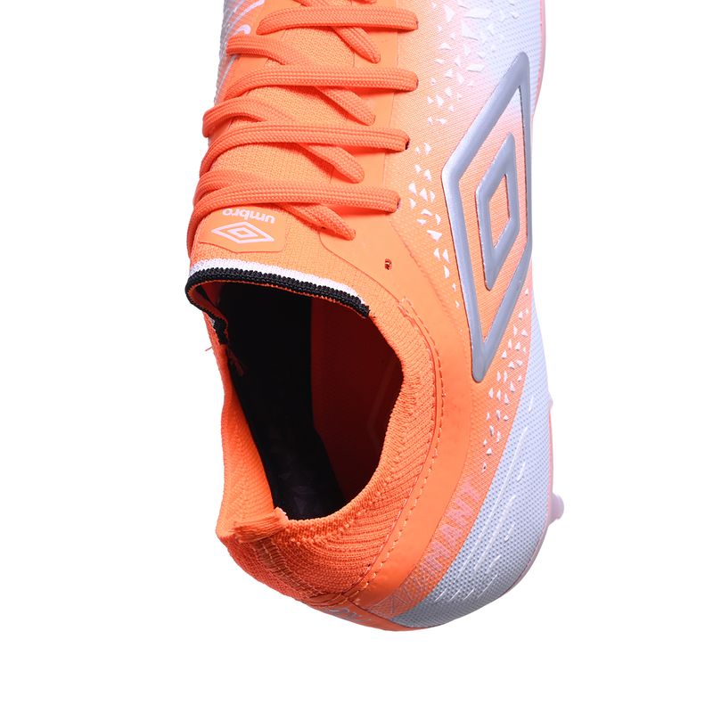 Botines-Con-Tapones-Umbro-Adamant-Pro-Polar-Magma-DETALLES-2