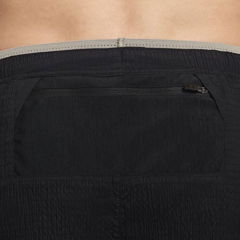 Short-Nike-Stride-5In-Detalles-2