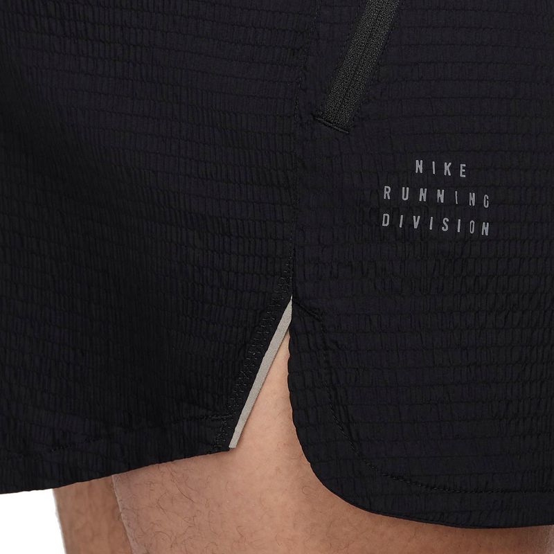Short-Nike-Stride-5In-Detalles-3