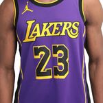 Camiseta-Nike-Los-Angeles-Lakers-22-Lateral