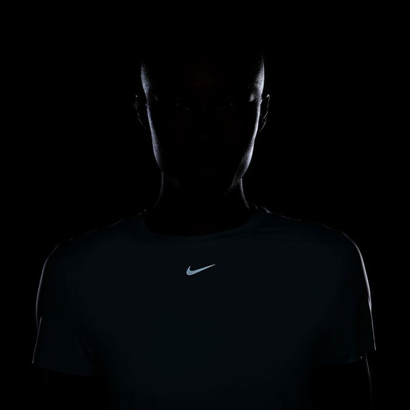 Remera-Nike--One-Classic-Df-Detalles-1