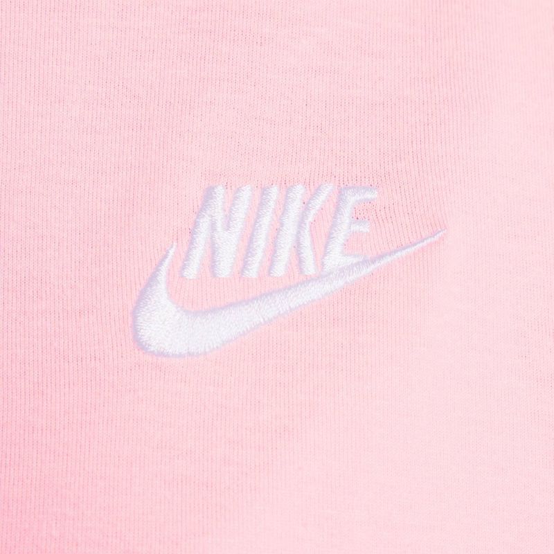 Remera-Nike-Club-Essentials-Detalles-1