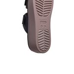 Sandalias-Crocs-Brooklyn-Buckle-Lowwdg-DETALLES-3