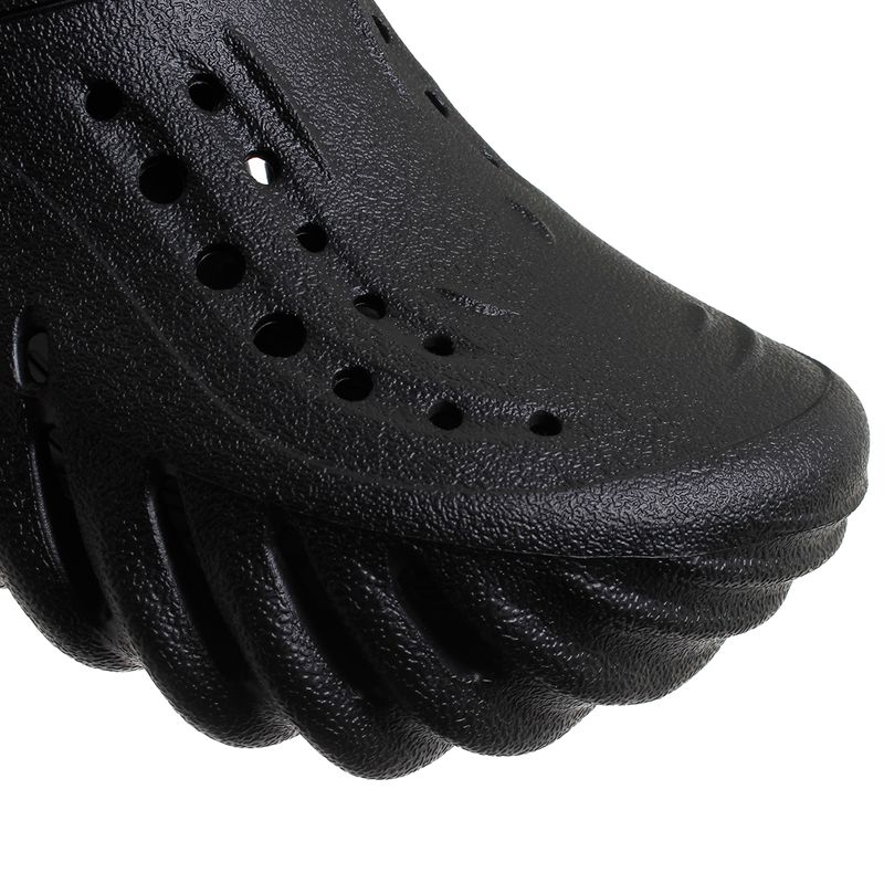 Sandalias-Crocs-Echo-Clog-K-DETALLES-1