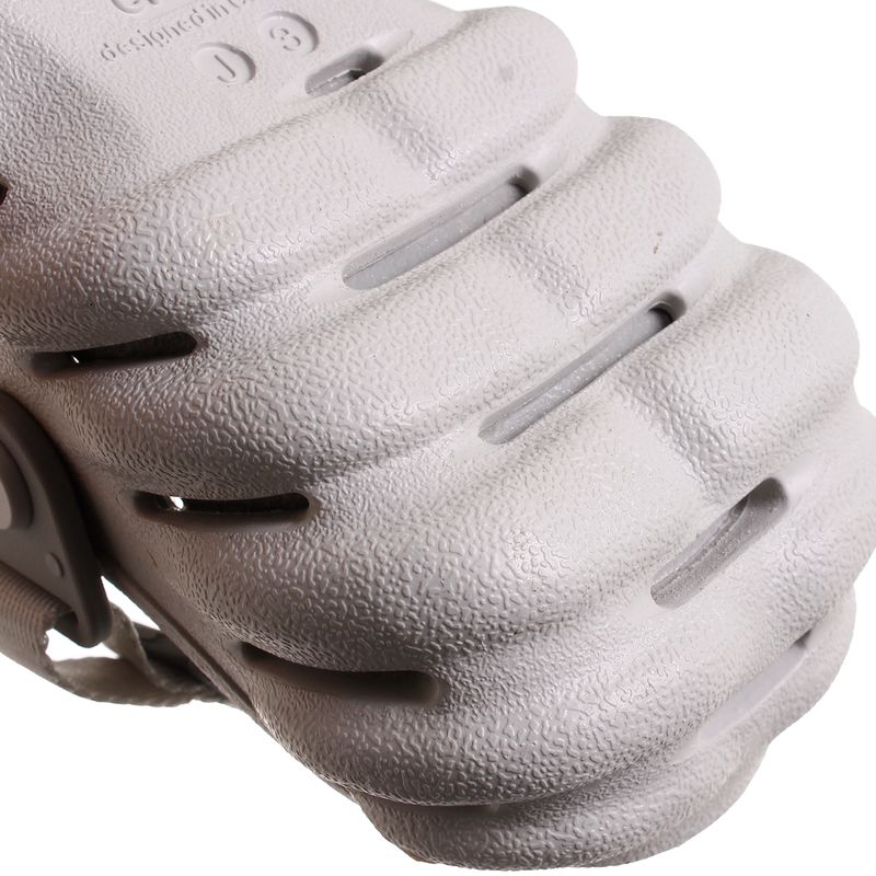 Sandalias-Crocs-Echo-Clog-K-DETALLES-2