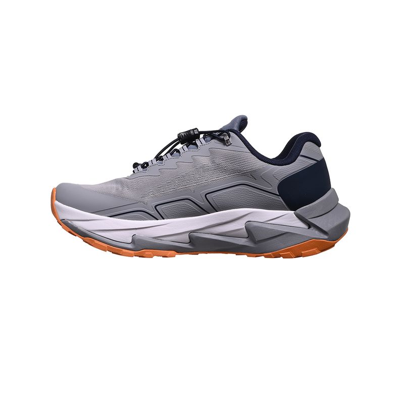 Zapatillas-Montagne-Terrain-INTERNO-DERECHO