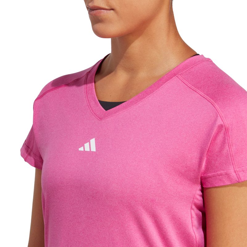 Remera-adidas-Train-Essentials-Minimalist-Detalles-1
