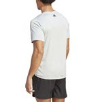 Remera-adidas-Designed-For-Movement-Workout-Espalda