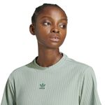 Remera-adidas-Originals-Essentials-W-Detalles-1
