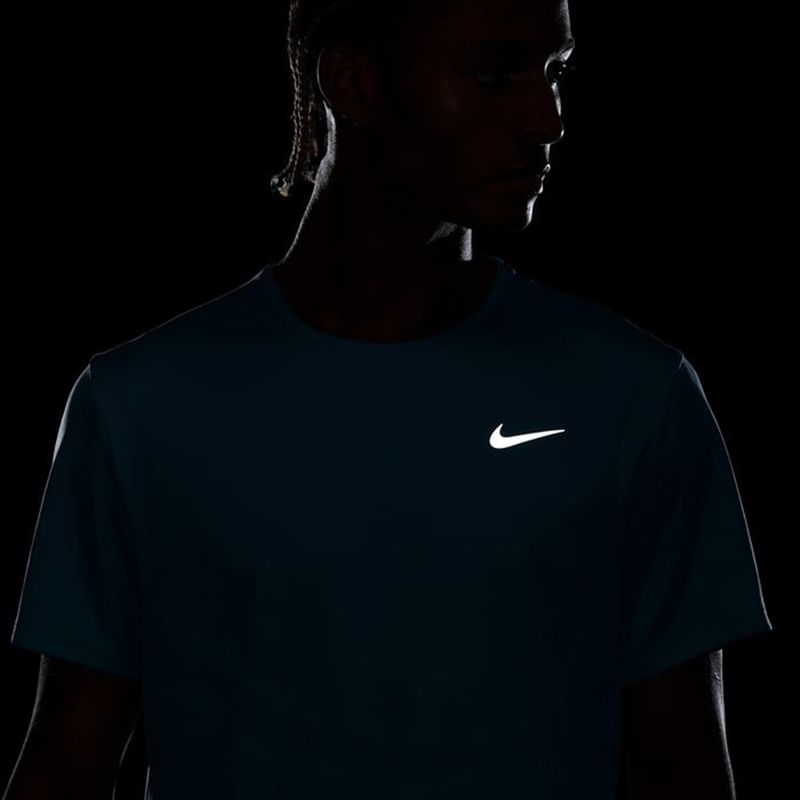 Remera-Nike--Miler-Detalles-2