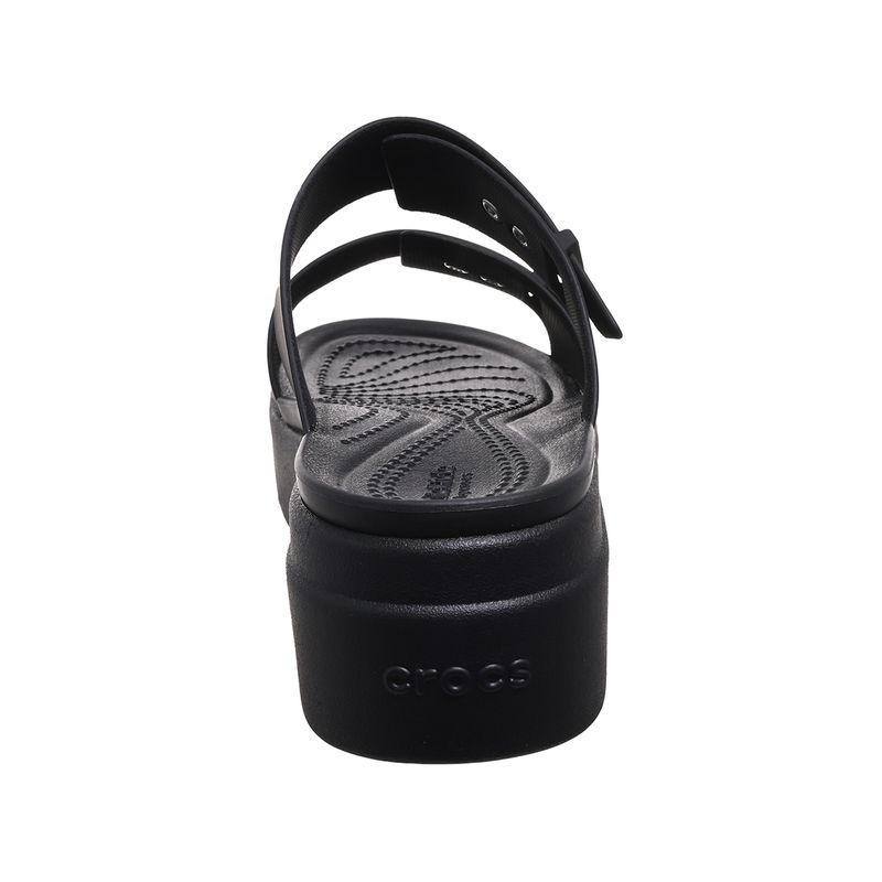 Sandalias-Crocs-Brooklyn-Buckle-Lowwdg-POSTERIOR-TALON