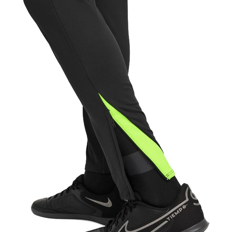 Pantalon-Nike--Strike.-Lateral