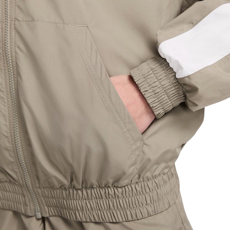 Campera-Rompeviento-Nike-W-Nsw-Essential-Detalles-3