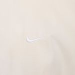Campera-Rompeviento-Nike-W-Nsw-Essential-Detalles-1