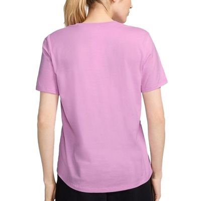 Remera Nike Club Essentials