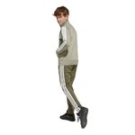 Conjunto-adidas-Tiberio-K-Espalda