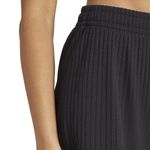 Short-adidas-Originals-Essentials-Detalles-1