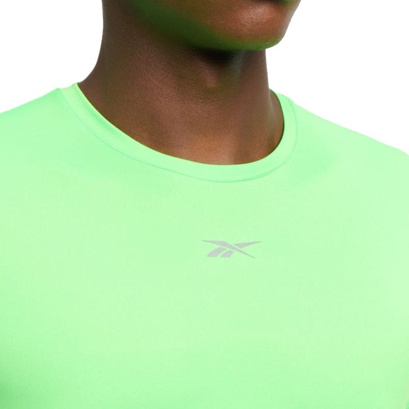 Remera-Reebok-Speedwick-Detalles-1