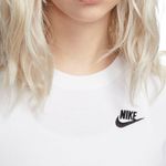 Remera-Nike-Club-Essentials-Lateral