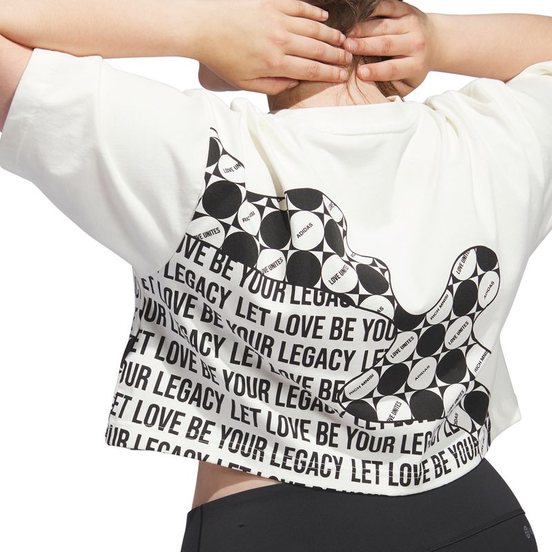 Remera-adidas-U-Crop-Pride-Rm-Detalles-2