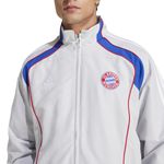 Campera-Rompeviento-adidas-Fc-Bayern-Ubp-25-Detalles-1