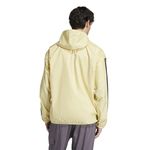 Campera-Rompeviento-adidas-Essentials-Espalda
