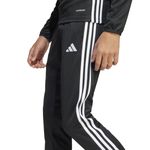 Pantalon-adidas-Tiro-Essentials.-Detalles-1