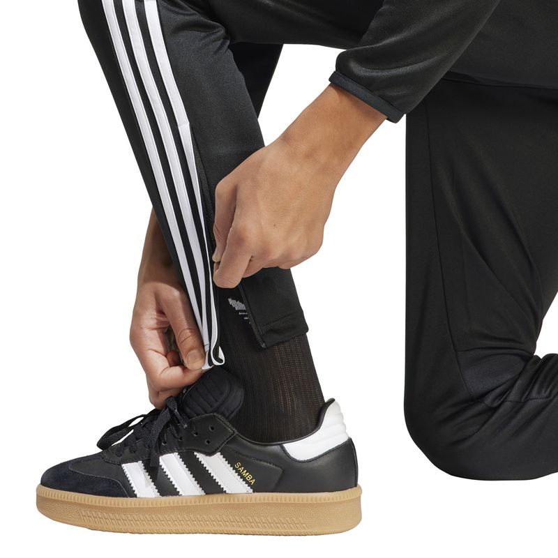 Pantalon-adidas-Tiro-Essentials.-Detalles-2