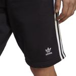 Short-adidas-Originals-3-Stripe-Detalles-1