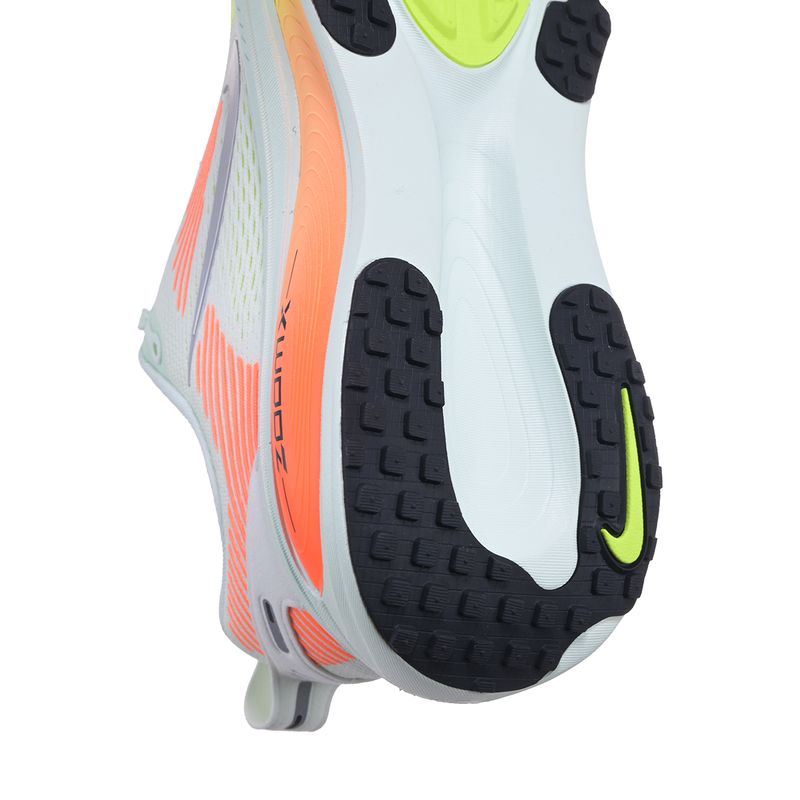 Zapatillas-Nike--Vomero-18-DETALLES-3