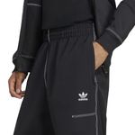 Pantalón adidas Originals Cargo Essentials Detalles 1