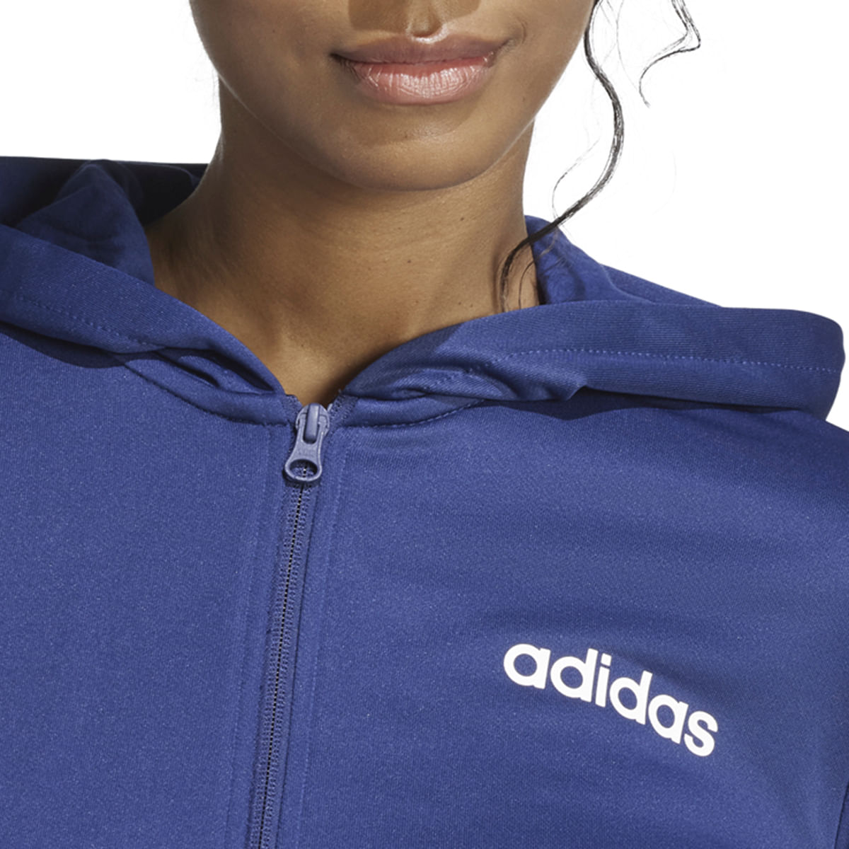 Conjunto-adidas-Essentials-Linear-Mujer-Detalles-3