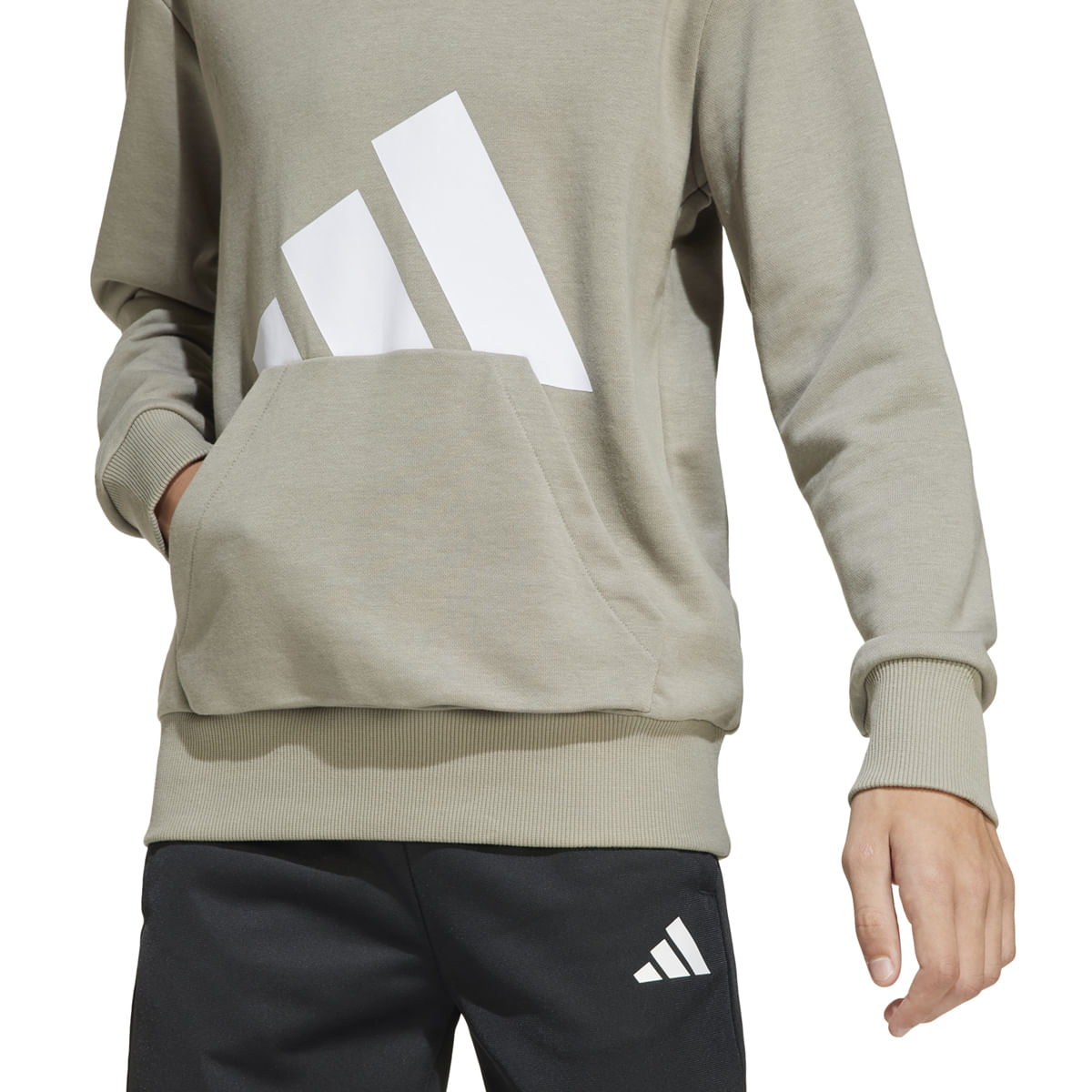 Buzo-adidas-Essentials-Niño-Detalles-2