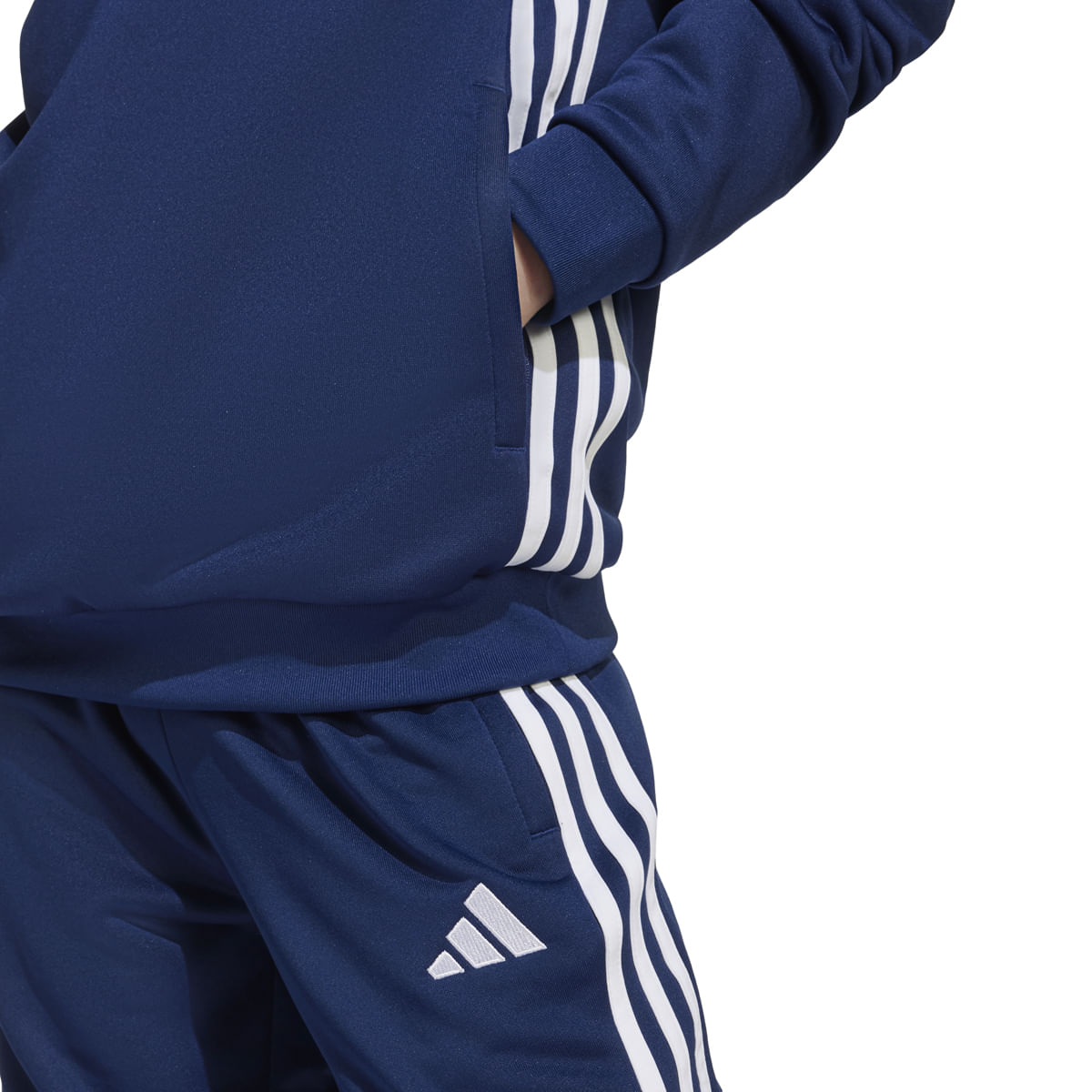 Buzo-adidas-Tiro-25-Essentials-Niño-Detalles-2