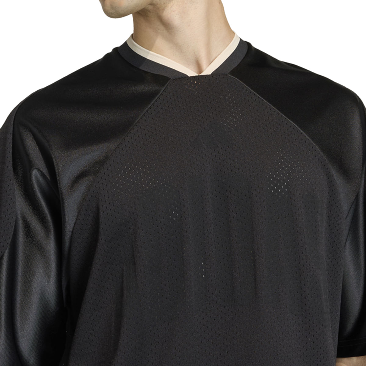 Remera-adidas-Stadium-Hombre-Detalles-1