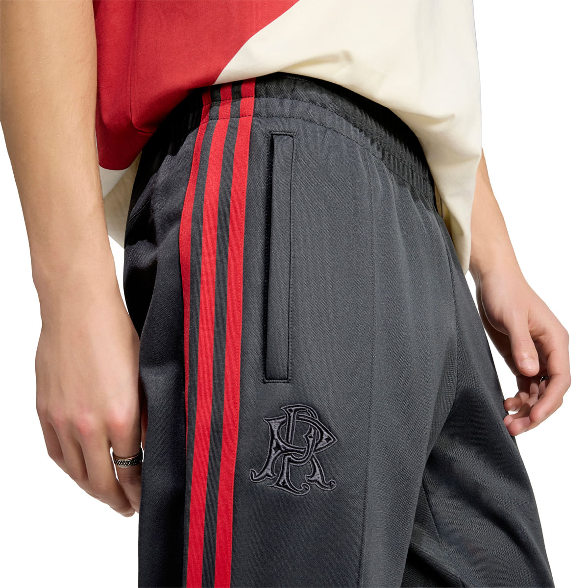 Pantalon-adidas-Originals-River-Plate-125-Aniversario-Hombre-Detalles-1