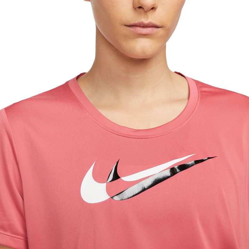 Remera-Nike--Swoosh-Run-Lateral