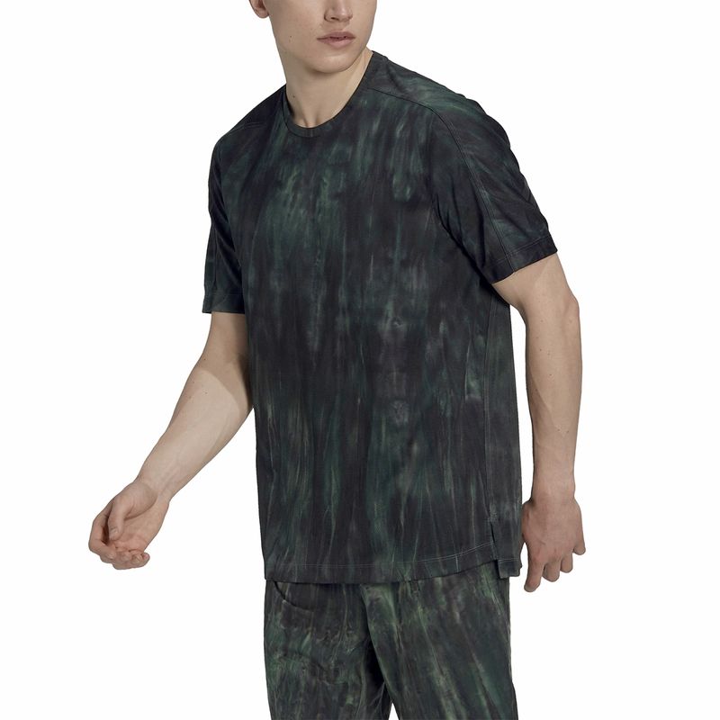 Remera-adidas-Workout-Spray-Dye-Frente